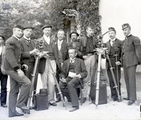Skupina banských meračov v Magurke, koniec 19. storočia, autor: Mráz (neg. 294)/Group of mining surveyors in Magurka, end of 19th century, author: Mráz (neg. 294)